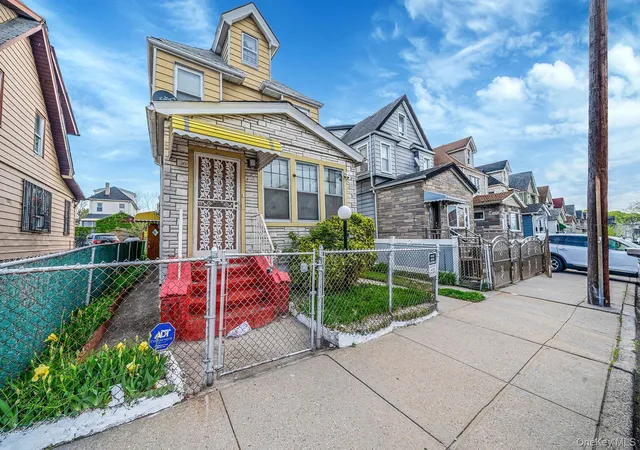 2nd image of 107 29 142nd St, Jamaica, NY 11435 | MLS# 991362