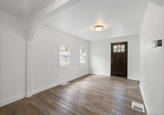 5th image of 637 Violet Ave, Hyde Park, NY 12538 | MLS# 991373