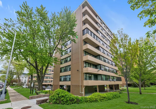 13th image of 166 26 Powells Cove Blvd #5D, Whitestone, NY 11357 | MLS# 991383