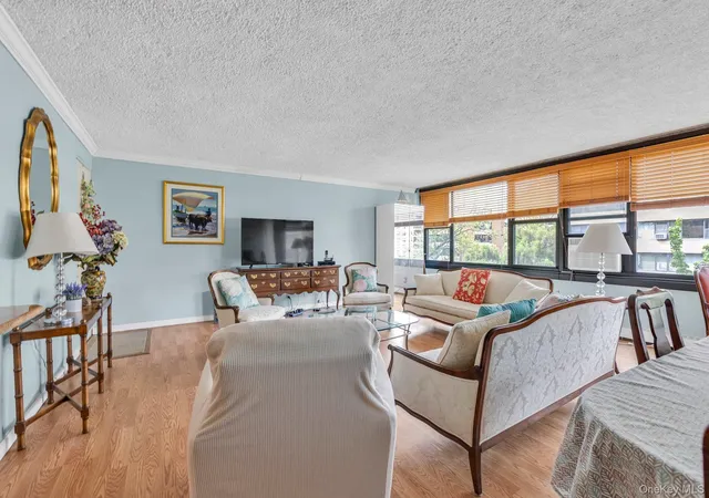 2nd image of 166 26 Powells Cove Blvd #5D, Whitestone, NY 11357 | MLS# 991383