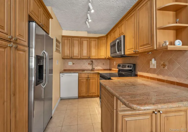 4th image of 166-26 Powells Cove Blvd #5D, Whitestone, NY 11357 | MLS# 991383