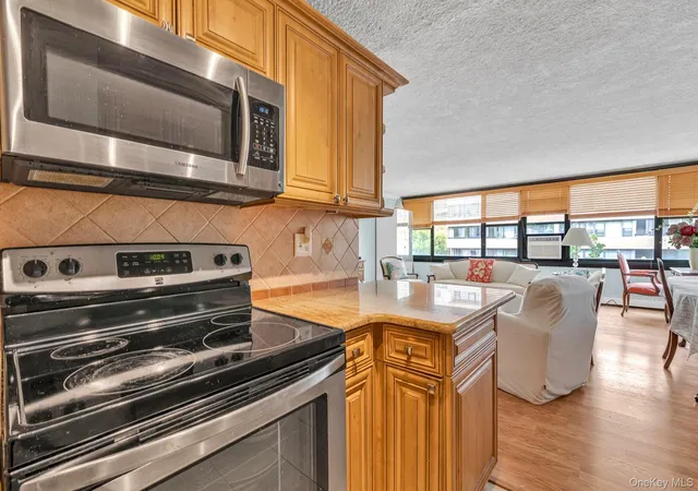 5th image of 166-26 Powells Cove Blvd #5D, Whitestone, NY 11357 | MLS# 991383