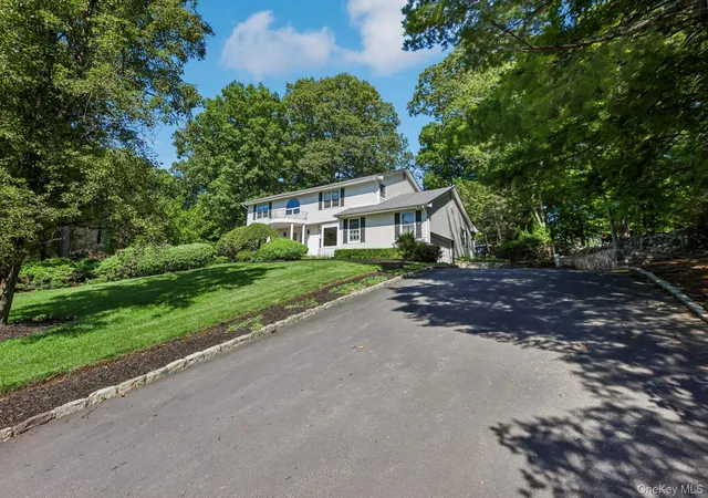 4th image of 21 Windgate Dr, Clarkstown, NY 10956 | MLS# 991401
