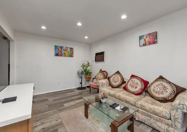 4th image of 220 Crown Ave, Hempstead, NY 11001 | MLS# 991445