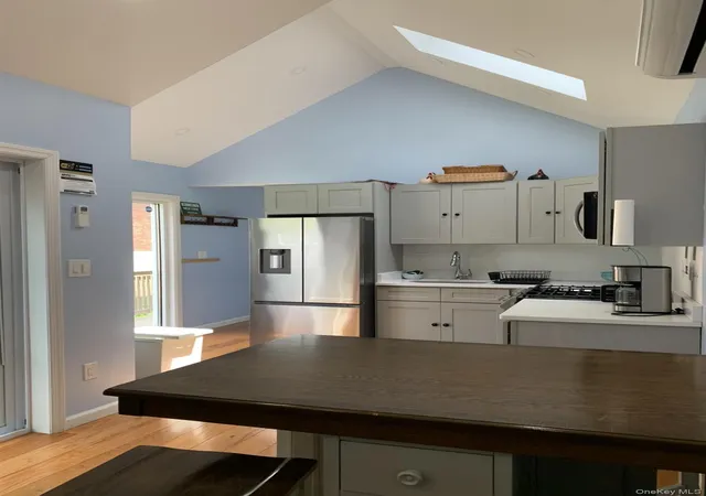 Photo 3 of Single family home for sale at 10019 Avenue N, Brooklyn, NY 11236 | MLS# 991451 | Listing updated on 2026-04-29