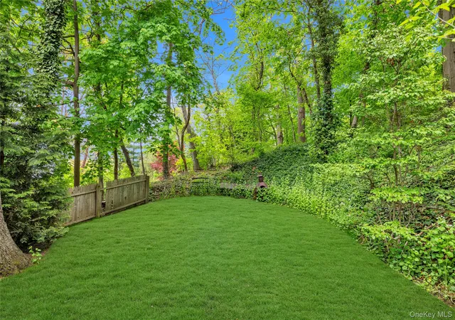 3rd image of 9 Winding Wy, Oyster Bay, NY 11579 | MLS# 991457