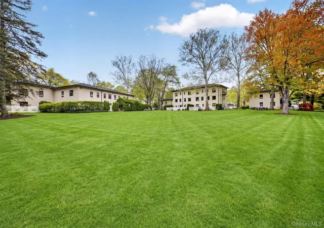 2nd image of 2 Field End Ln, Eastchester, NY 10709