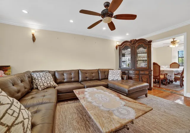5th image of 2 Field End Ln, Eastchester, NY 10709