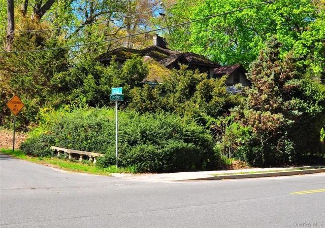2nd image of 50 Cedar St, Brookhaven, NY 11790 | MLS# 991478