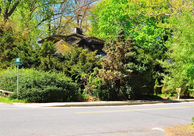 5th image of 50 Cedar St, Brookhaven, NY 11790 | MLS# 991478