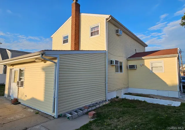 3rd image of 49 Volta St, Copiague, NY 11726 | MLS# 991507