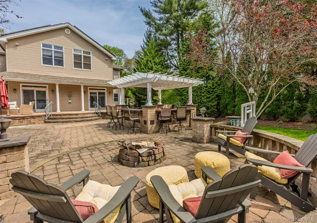 Photo 3 of Sale Pending at 138 Cambon Ave, Saint James, NY 11780 | MLS# 991522 | Listing updated on 2026-05-28