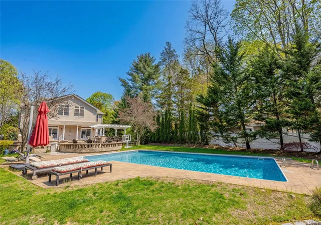 Photo 3 of Sale Pending at 138 Cambon Ave, Saint James, NY 11780 | MLS# 991522 | Listing updated on 2026-05-28