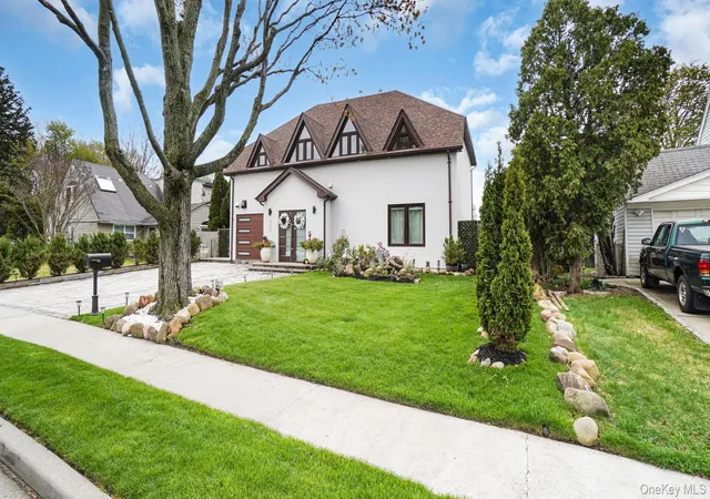 Photo 3 of Single family home for sale at 316 Acre Ln, Hicksville, NY 11801 | MLS# 991527 | Listing updated on 2026-07-13
