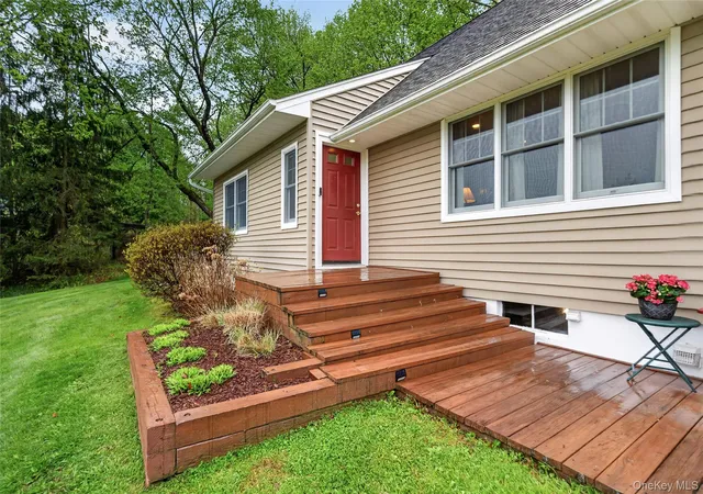 Photo 1 of Single family home for sale at 333 Oakland Ave, Monroe, NY 10950 | MLS# 991537 | Listing updated on 2026-09-16
