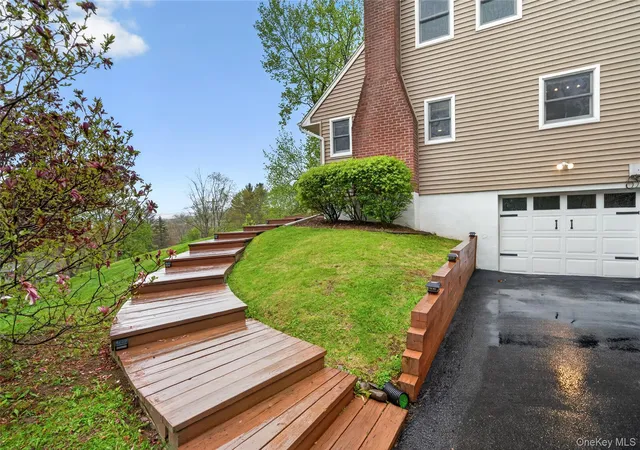Photo 2 of Single family home for sale at 333 Oakland Ave, Monroe, NY 10950 | MLS# 991537 | Listing updated on 2026-09-16