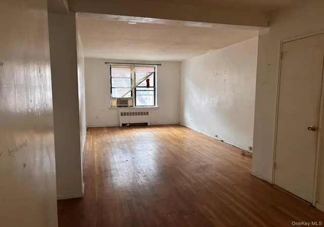 2nd image of 730 E 232nd St #3G, New York, NY 10466 | MLS# 991569