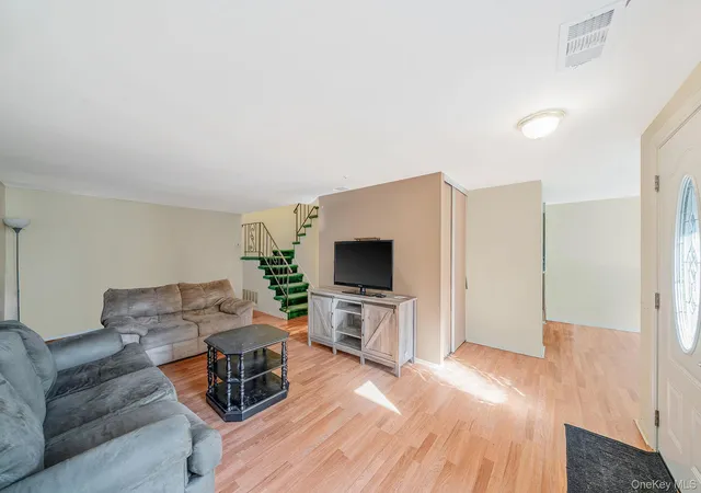 Photo 3 of Sale Pending at 407 Birchwood Rd, Brookhaven, NY 11763 | MLS# 991575 | Listing updated on 2026-08-12