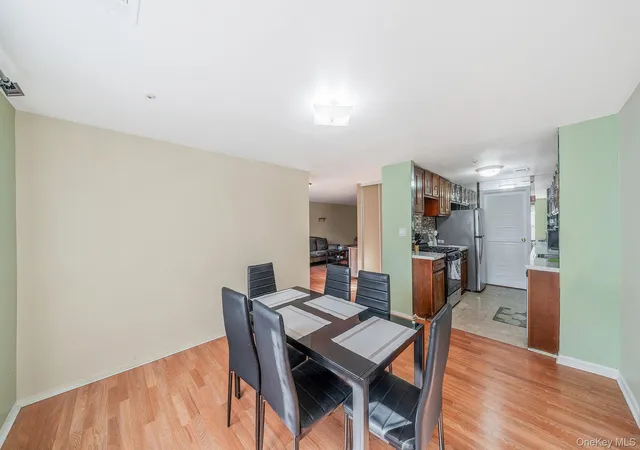 Photo 4 of Sale Pending at 407 Birchwood Rd, Brookhaven, NY 11763 | MLS# 991575 | Listing updated on 2026-08-12