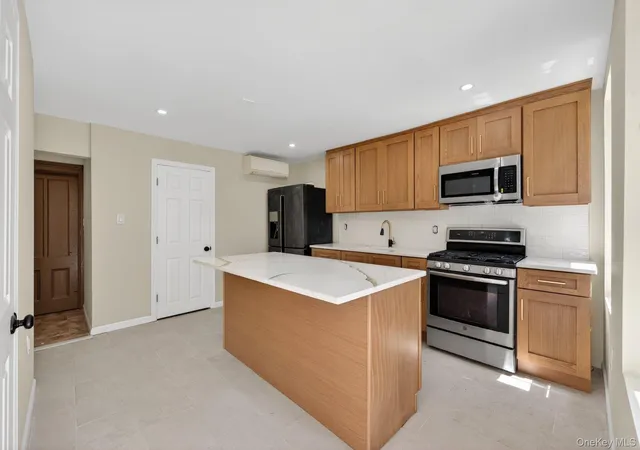 Listing Photo 4 - Condo for sale in building located at 1330 Dean St, Brooklyn, NY 11216