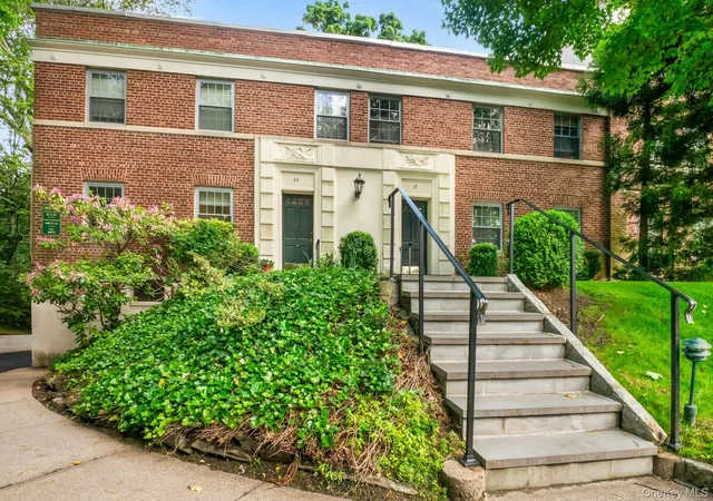 Photo 2 of Sale Pending at 20 Alden Pl #1, Bronxville, NY 10708 | MLS# 991607 | Listing updated on 2026-09-18