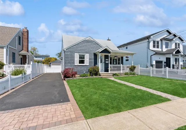 2nd image of 122 Mckinley Ave, Hempstead, NY 11710 | MLS# 991616