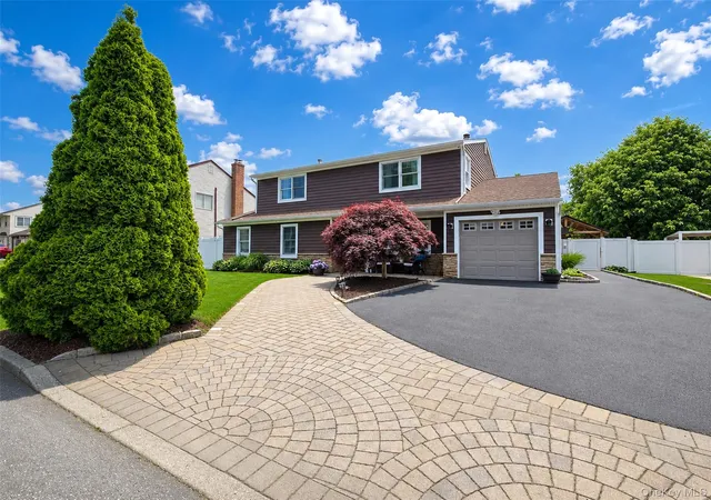 1st image of 42 Live Oak Dr, Holbrook, NY 11741 | MLS# 991664