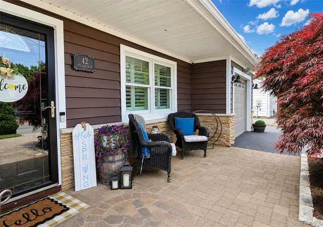 35th image of 42 Live Oak Dr, Holbrook, NY 11741 | MLS# 991664