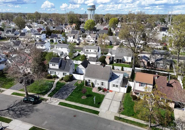 3rd image of 13 Peachtree Ln, Hempstead, NY 11756 | MLS# 991688
