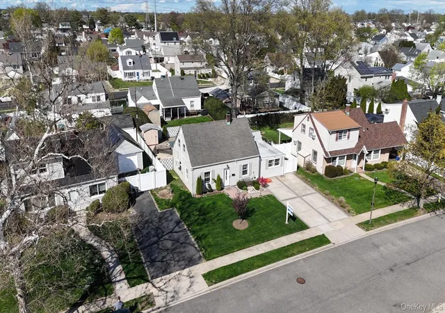 4th image of 13 Peachtree Ln, Hempstead, NY 11756 | MLS# 991688