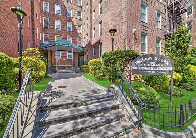 Photo 4 of House for sale at 2105 Wallace Ave #2A, Bronx, NY 10462 | MLS# 991712 | Listing updated on 2026-08-31