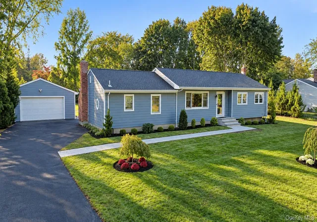 Photo 1 of Single family home for sale at 3735 Deep Hole Dr, Mattituck, NY 11952 | MLS# 991746 | Listing updated on 2026-10-09
