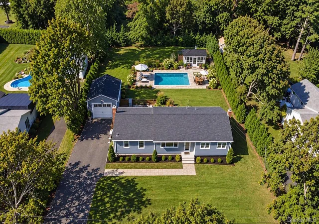 Photo 2 of Single family home for sale at 3735 Deep Hole Dr, Mattituck, NY 11952 | MLS# 991746 | Listing updated on 2026-10-09