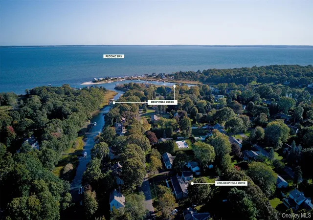 Photo 3 of Single family home for sale at 3735 Deep Hole Dr, Mattituck, NY 11952 | MLS# 991746 | Listing updated on 2026-10-09