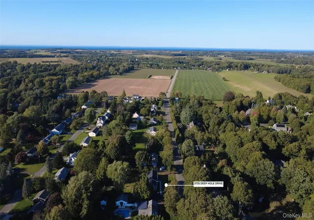 Photo 3 of Single family home for sale at 3735 Deep Hole Dr, Mattituck, NY 11952 | MLS# 991746 | Listing updated on 2026-10-09