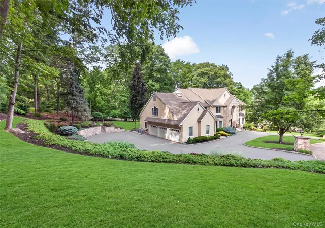 3rd image of 2 Running Brook Ln, New City, NY 10956 | MLS# 991748