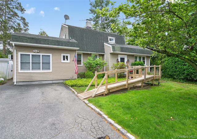 1st image of 8 7th St, North Hempstead, NY 11514 | MLS# 991750