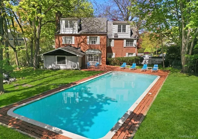 1st image of 4 The Birches, Roslyn, NY 11576 | MLS# 991775