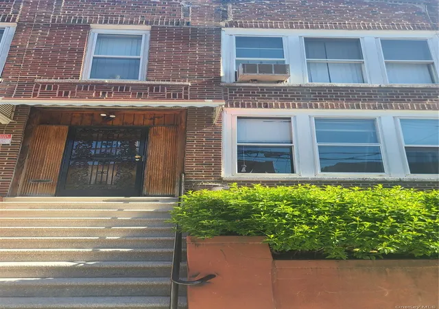 Photo 1 of Sale Pending at 949 E 223rd Street, Bronx, NY 10466 | MLS# 991787 | Listing updated on 2026-07-08