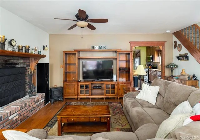 4th image of 210 Frederick Ave, Hempstead, NY 11710 | MLS# 991804