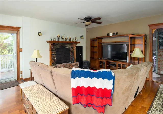 5th image of 210 Frederick Ave, Hempstead, NY 11710 | MLS# 991804