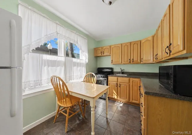 4th image of 107 Hilltop Acres #107, Yonkers, NY 10704 | MLS# 991808
