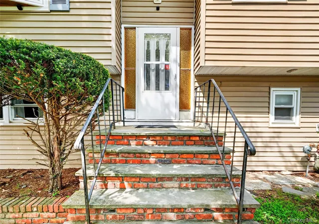 3rd image of 27 Hastings Lane Lane, Stony Point, NY 10980 | MLS# 991823