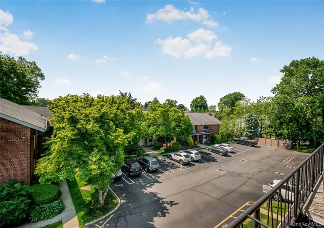 Listing Photo 2 - Condo for sale in building located at 50 W St, Harrison, NY 10006 - Unit #B1B