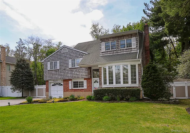 3rd image of 26 Daniel Dr, Glen Cove, NY 11542 | MLS# 991849