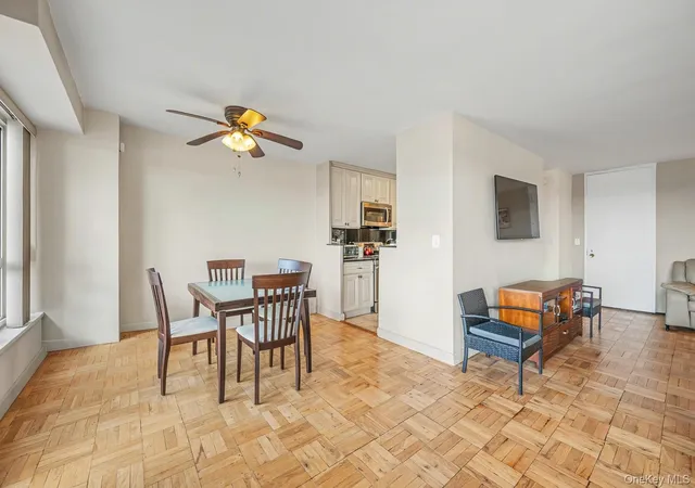 5th image of 166-25 Powells Cove Blvd #15G, Whitestone, NY 11357 | MLS# 991851