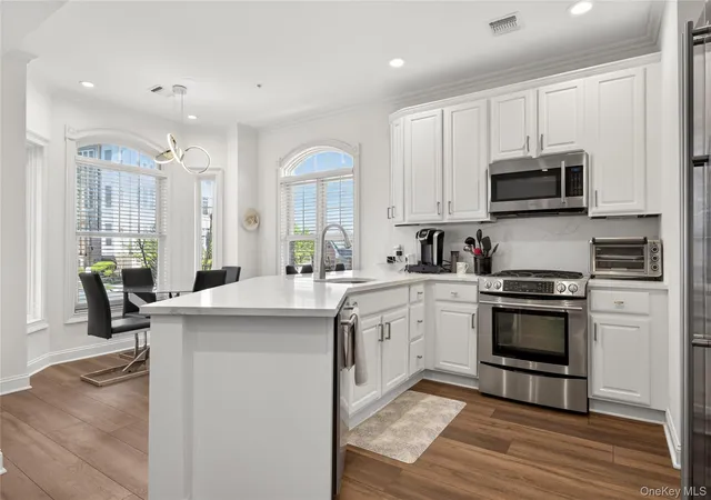 5th image of 401 Pacing Wy #4101, Hempstead, NY 11590 | MLS# 991857