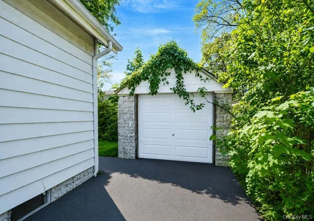 17th image of 218 Pawnee St, Islip, NY 11779 | MLS# 991869