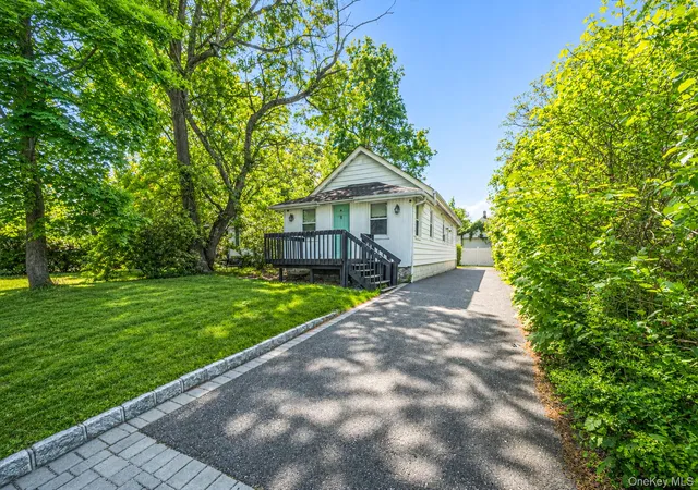 2nd image of 218 Pawnee St, Islip, NY 11779 | MLS# 991869