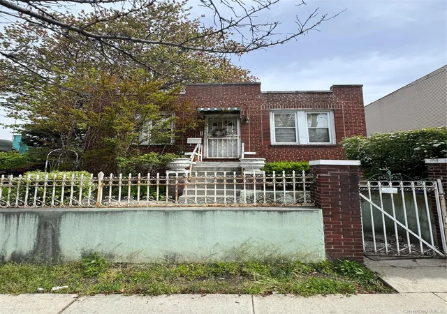 Photo 1 of Sale Pending at 819 E 221st Street, Bronx, NY 10467 | MLS# 991882 | Listing updated on 2026-07-01